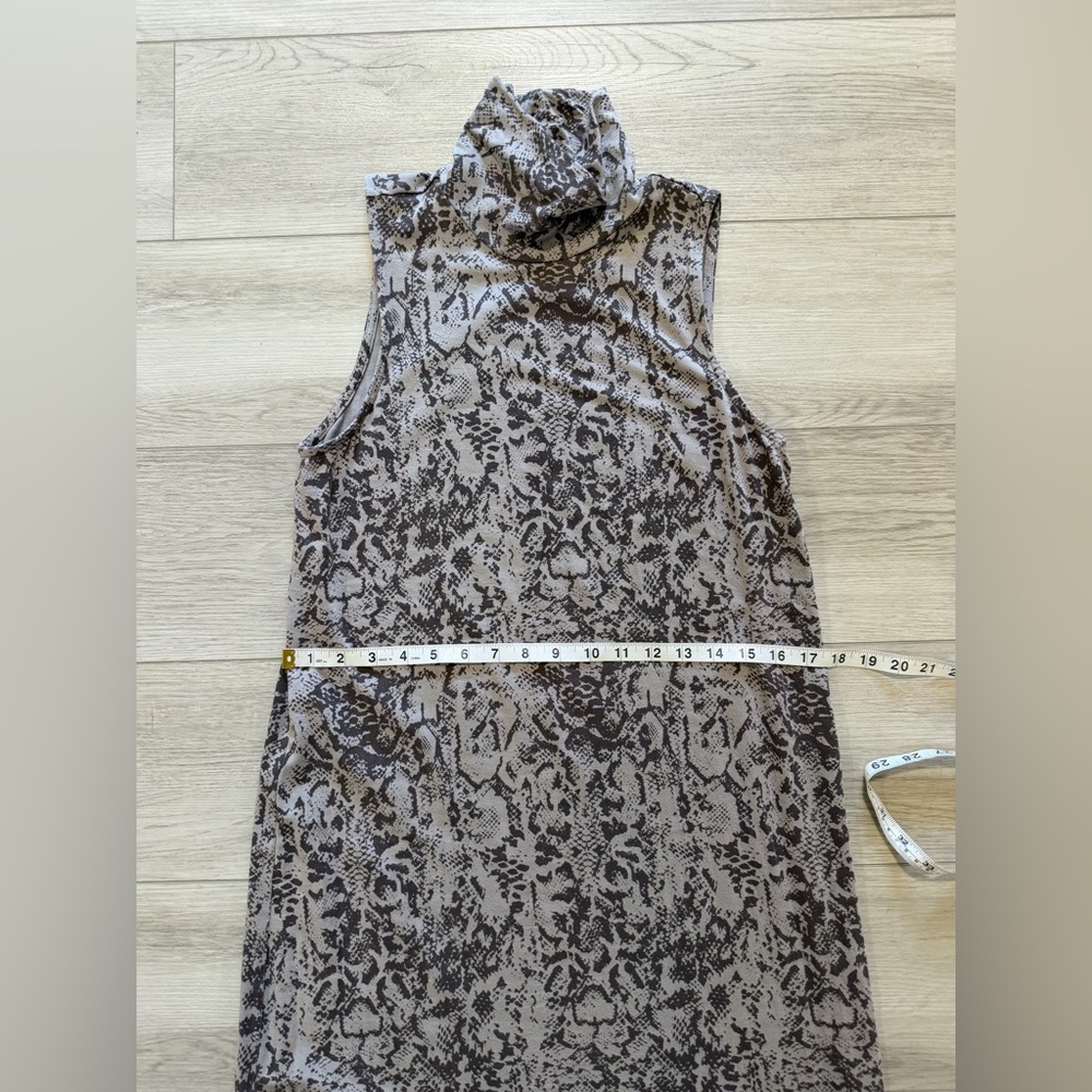 Garnet Hill Maxi Dress Sz M Gray Snake Print Resortwear Turtleneck Column Dress - Picture 8 of 12